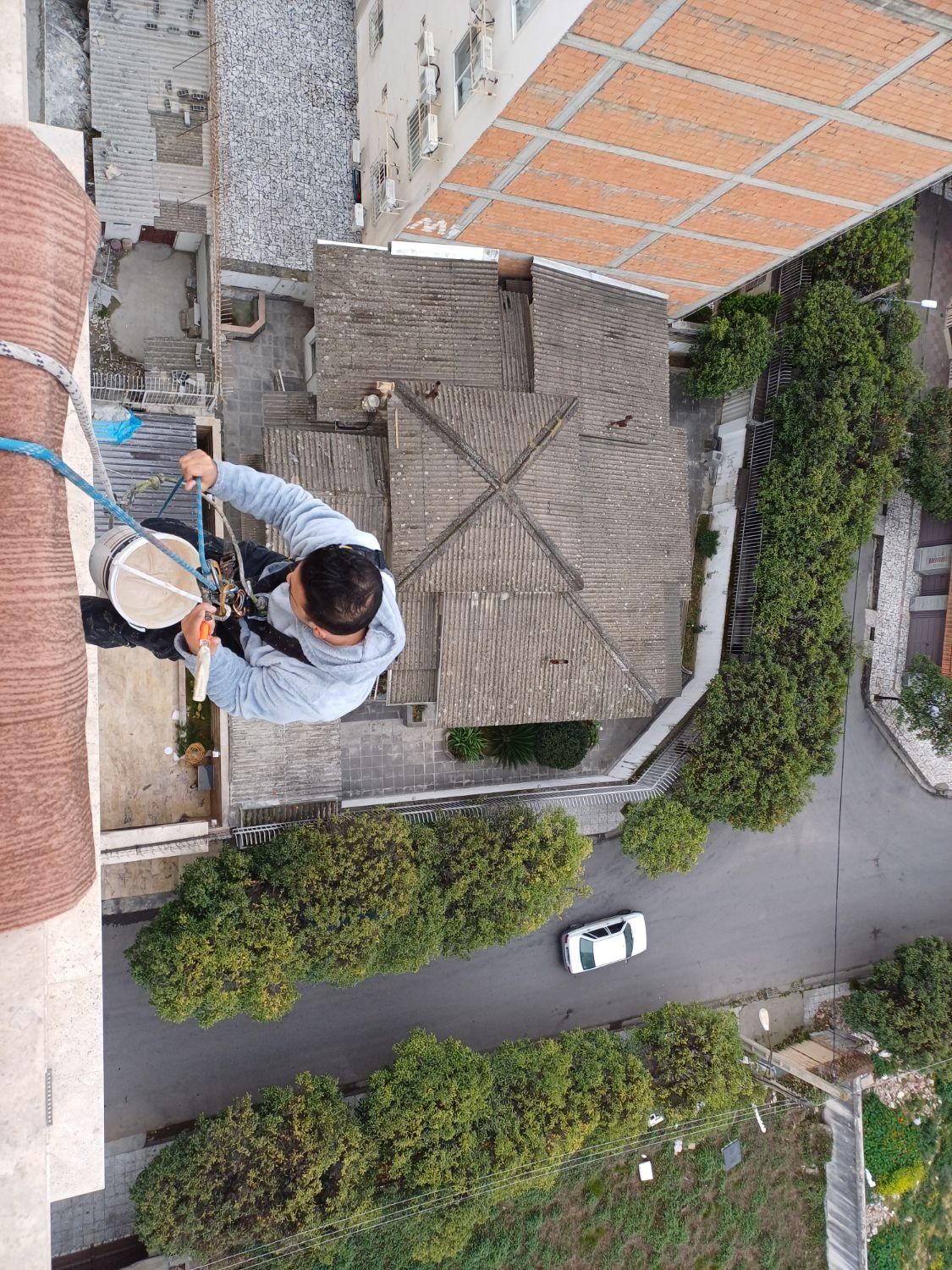 اب بندی در ارتفاع ساختمان سنگ سیمان با عایق رطوبت|خدمات پیشه و مهارت|چالوس, |دیوار