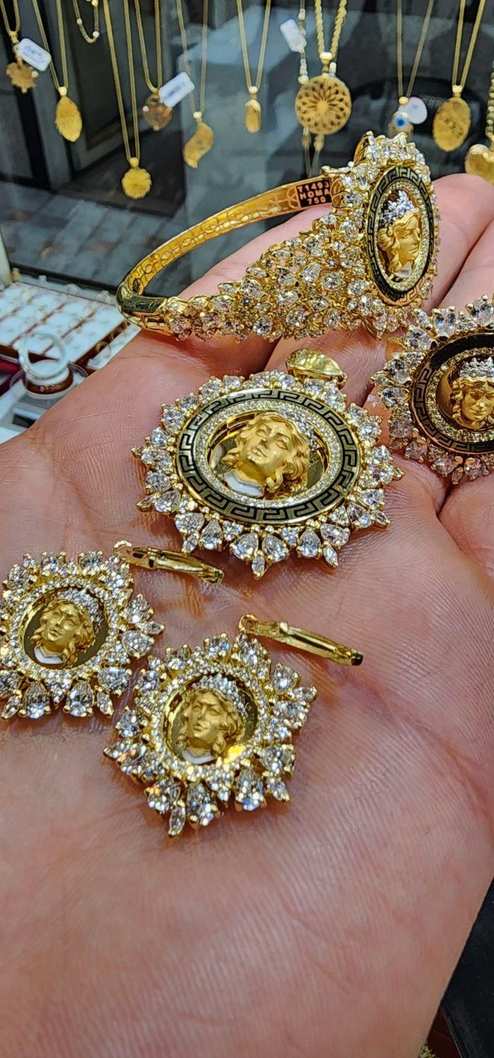 ست طلای ورساچ کوئین ۷۵.۵ گرم بدونه نگین|جواهرات|تهران, پاتریس لومومبا|دیوار