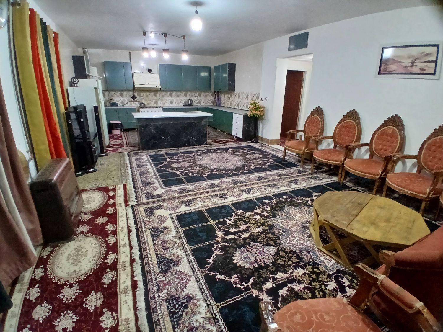 اجارهباغ بعدازبیدزرد|اجارهٔ کوتاهمدت ویلا و باغ|شیراز, بید زرد|دیوار