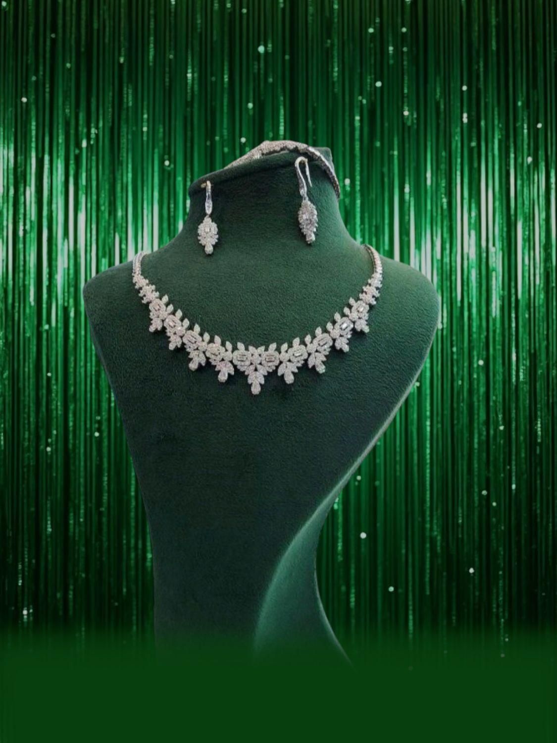 سرویس جواهری نقره عیار ۹۲۵ ا طلا مو نمی‌زنه|بدلیجات|تبریز, |دیوار