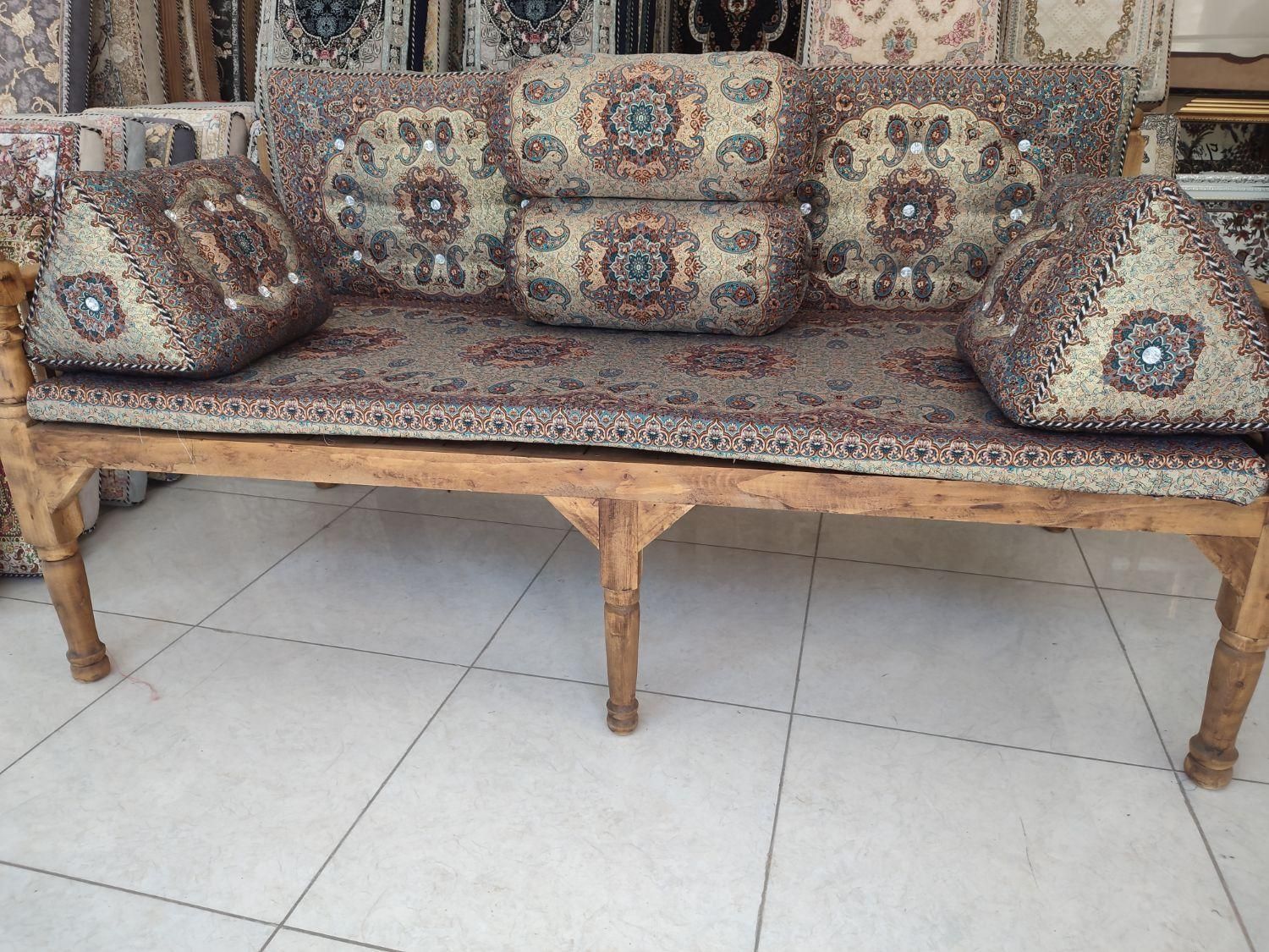 پشتی سنتی شاهنشین**|پشتی|قم, نیروگاه|دیوار