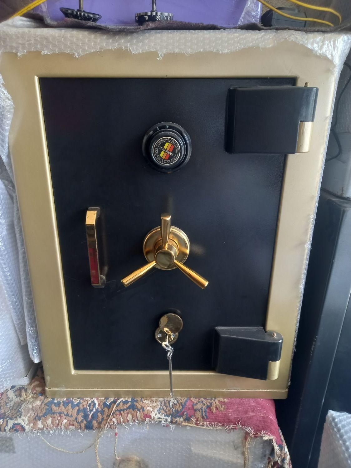 گاوصندوق آذر سیف|ابزارآلات|تبریز, |دیوار