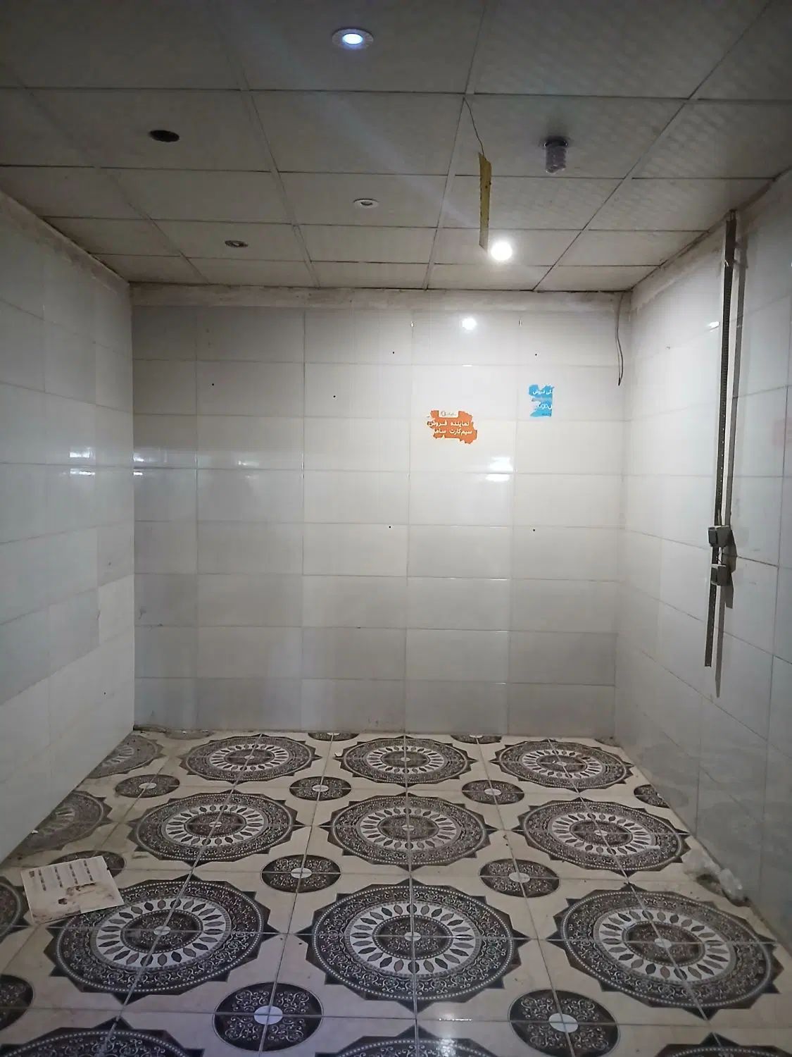 اجاره مغازه ۱۸ متری در بیست متری بیمارستان|اجارهٔ مغازه و غرفه|مرودشت, بیست متری بیمارستان|دیوار