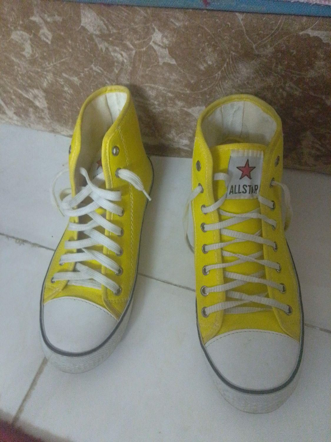 چند عدد کتونی اورجینال|کیف، کفش، کمربند|مشکیندشت, |دیوار