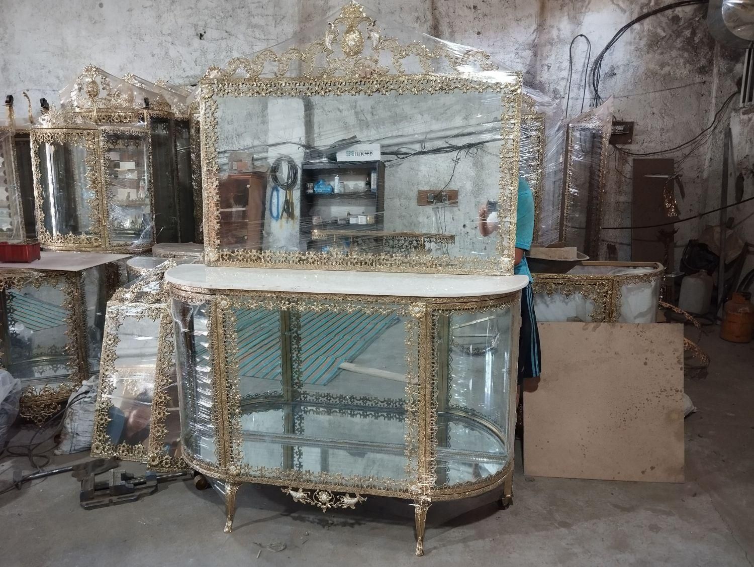 جهیزیه عروس برنز سرویس برنزی میز|تخت و سرویس خواب|قم, نیروگاه|دیوار