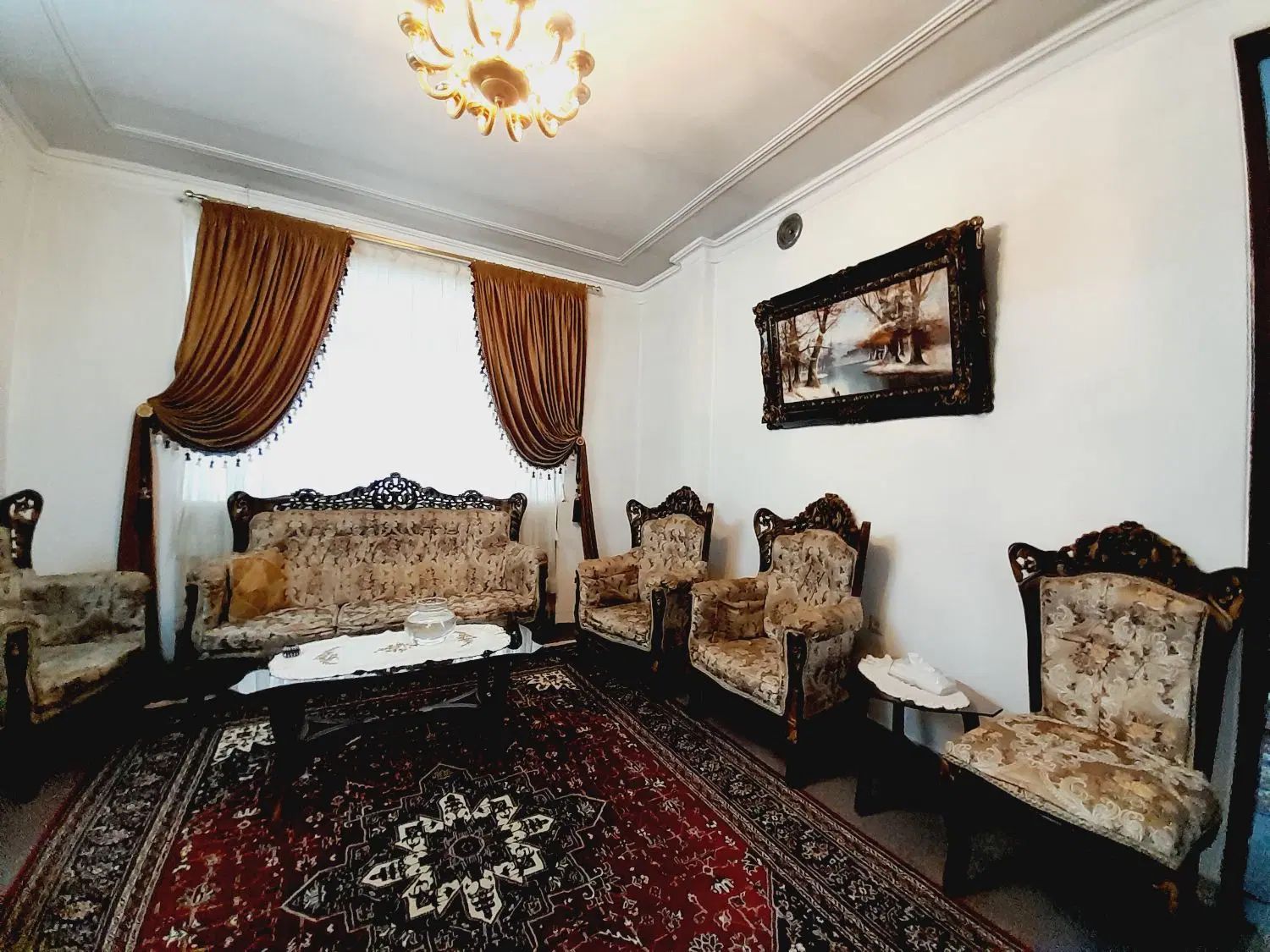 مبلمان ۹ نفره  سلطنتی|مبلمان خانگی و میز عسلی|رشت, آزادگان|دیوار