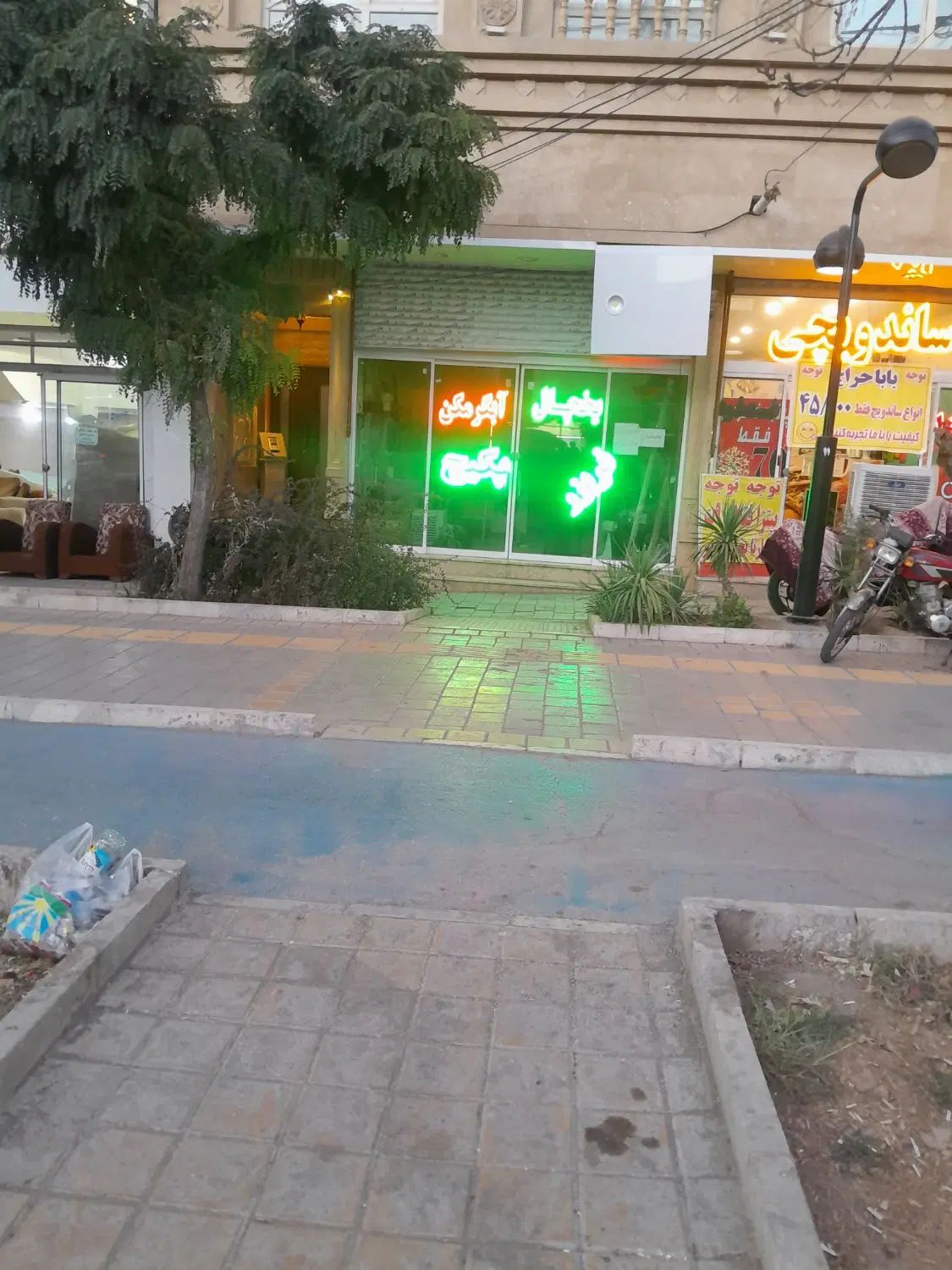 مغازه ۴۰متری دراصلانی۷۶|اجارهٔ مغازه و غرفه|مشهد, انقلاب|دیوار