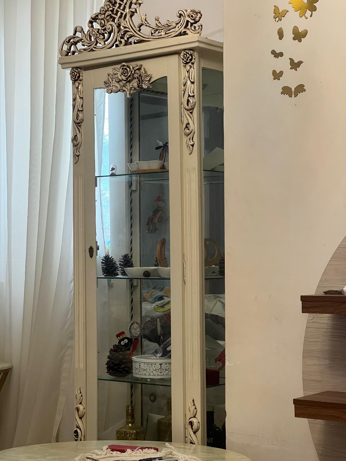 بوفه تمیز بدون هیچ شکستگی و رنگ پریدگی|بوفه، ویترین، کنسول|رشت, جهاد|دیوار