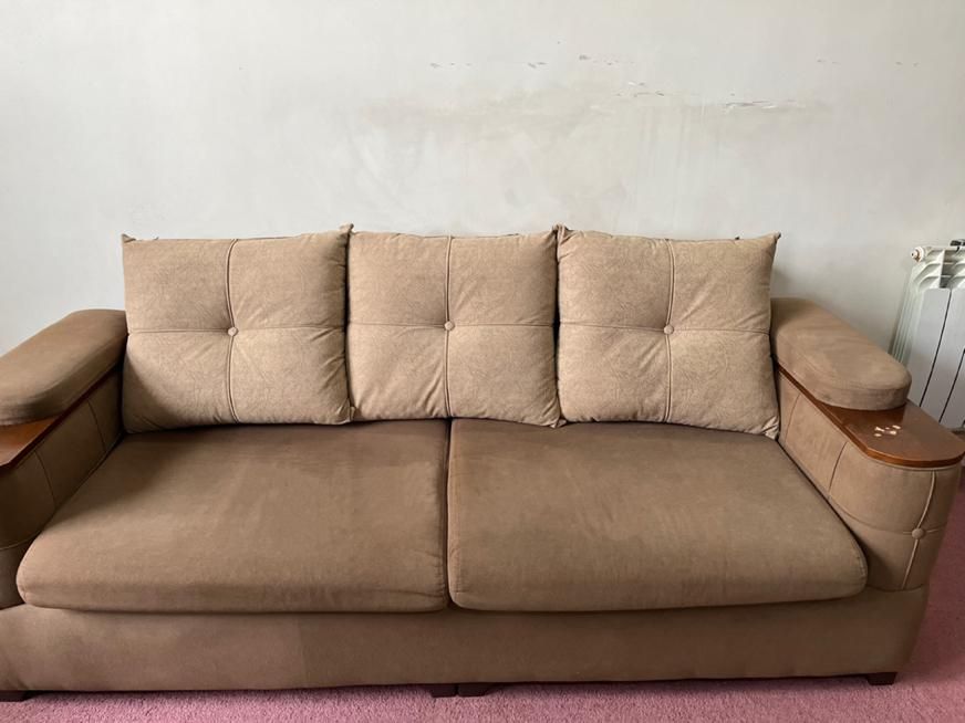 مبلمان ۷ نفره به همراه کوسن سالم|مبلمان خانگی و میز عسلی|اصفهان, دانشگاه اصفهان|دیوار