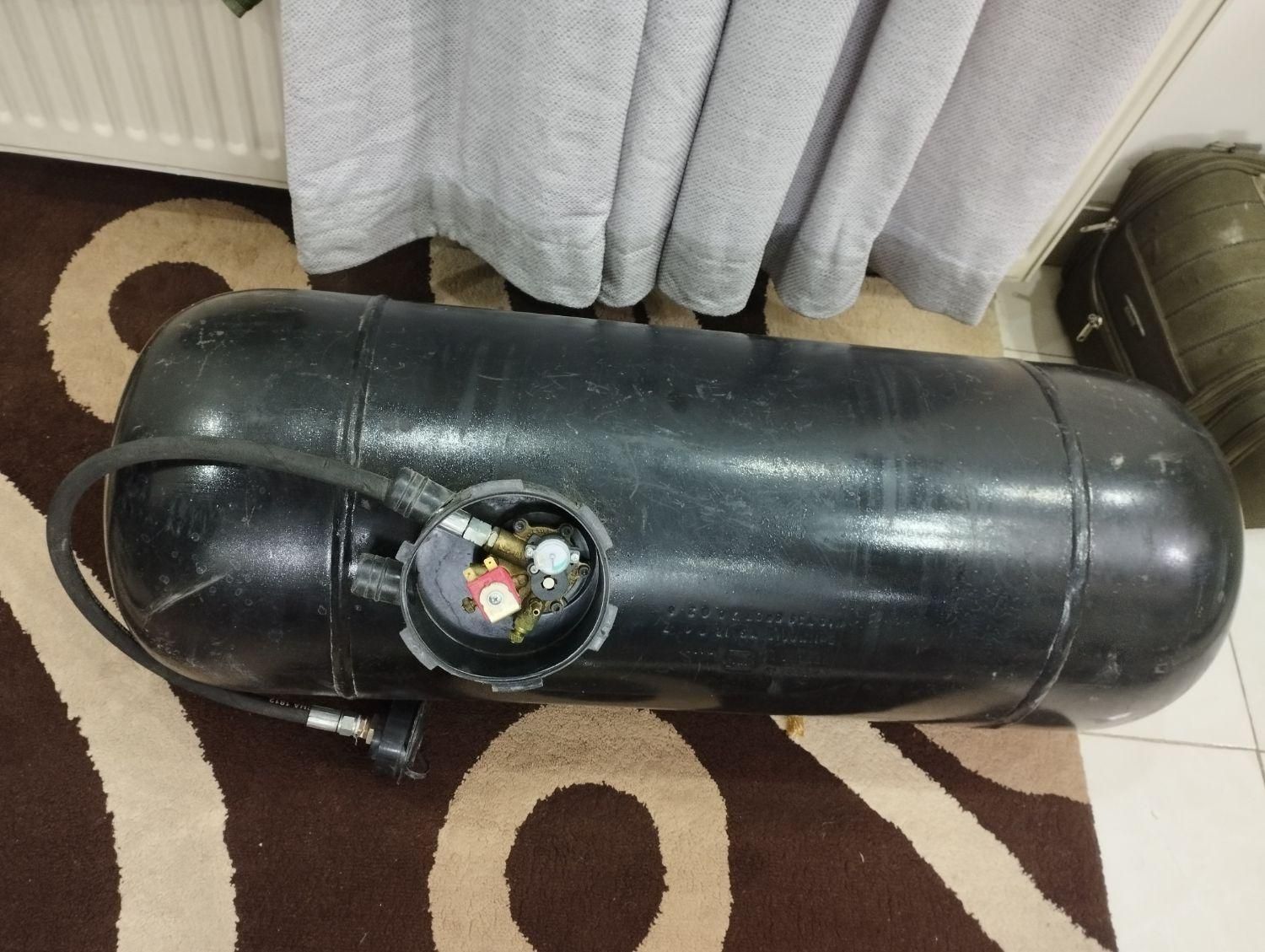 مخزن کپسول گاز LPG هشتاد کیلوی با دو عدد فنر|قطعات یدکی و لوازم جانبی|تهران, هاشمی|دیوار