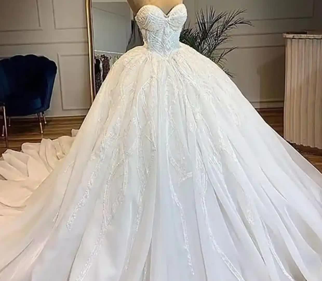 مزون لباس عروس|لباس|رباطکریم, رباطکریم|دیوار