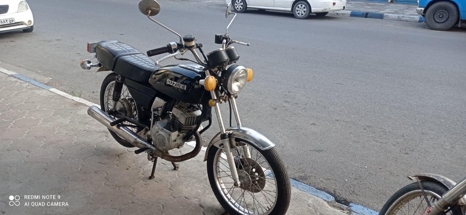 سوزوکی جی پی|موتورسیکلت|صومعه‌سرا, |دیوار