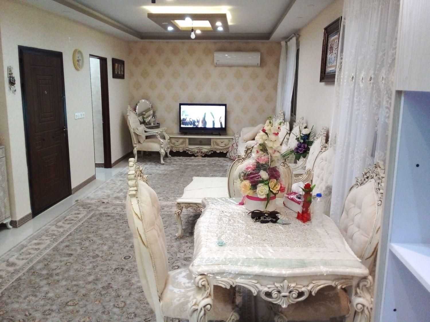 یه واحد آپارتمان شیک وتمیز|اجارهٔ کوتاه‌مدت آپارتمان و سوئیت|رشت, دباغیان|دیوار