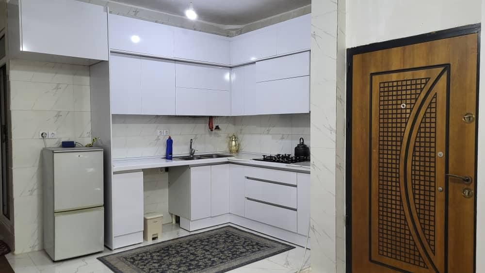 سوئیت مرکز شهر نزدیک به بازار|اجارهٔ کوتاه‌مدت آپارتمان و سوئیت|بندر گناوه, |دیوار