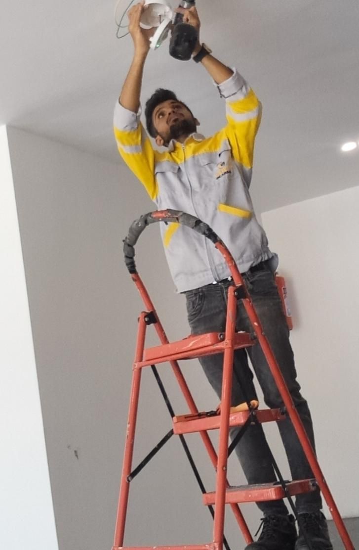 برقکار/برقکشی/برق کار ساختمانی وصنعتی زارعی|خدمات پیشه و مهارت|بندرعباس, |دیوار