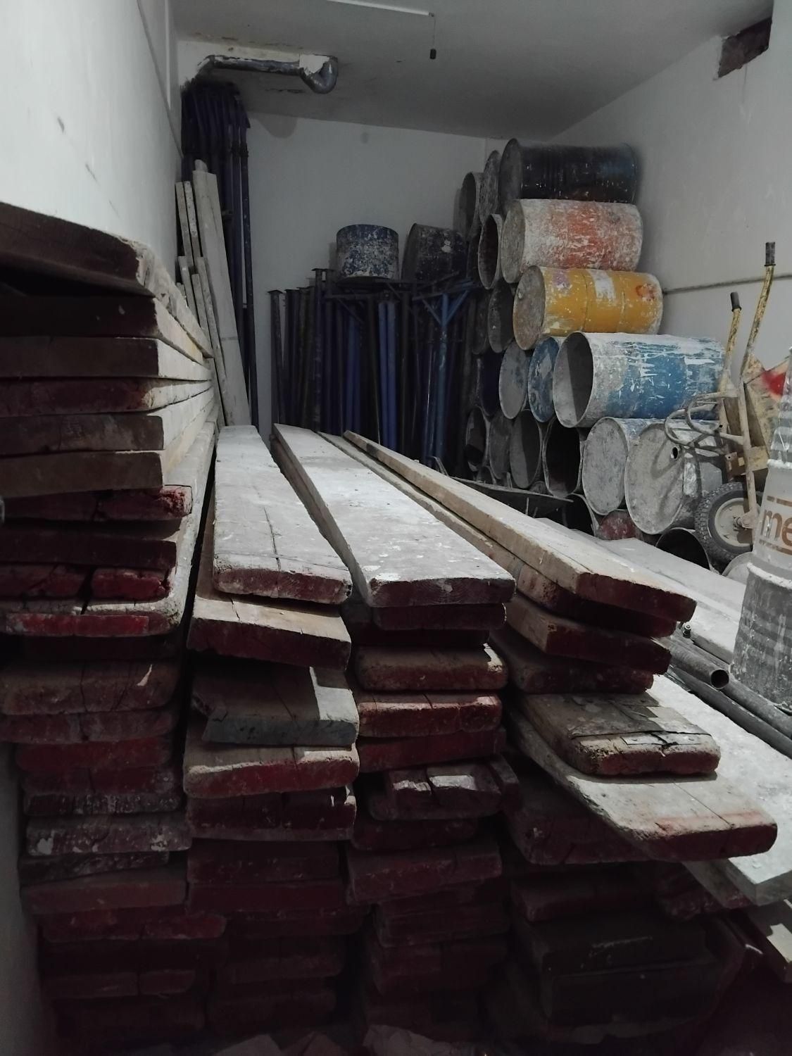 اجاره تخته بشکه بنایی بالابر فرغون وغیره|مصالح و تجهیزات ساختمان|تهران, تهرانپارس غربی|دیوار