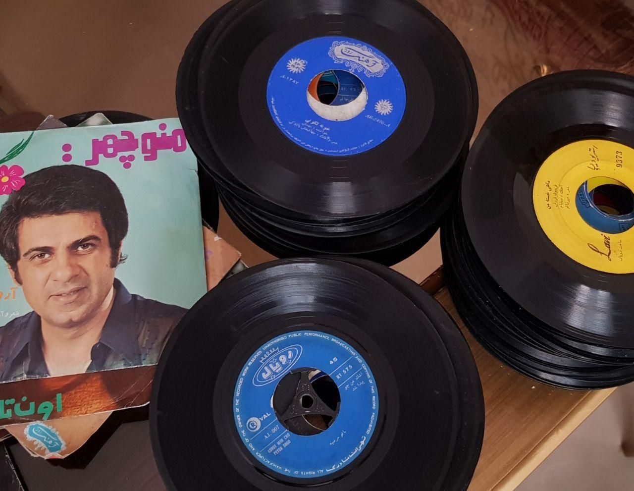 صفحه گرام و گرامافون|کلکسیون اشیاء عتیقه|اصفهان, مسجد مصلی|دیوار