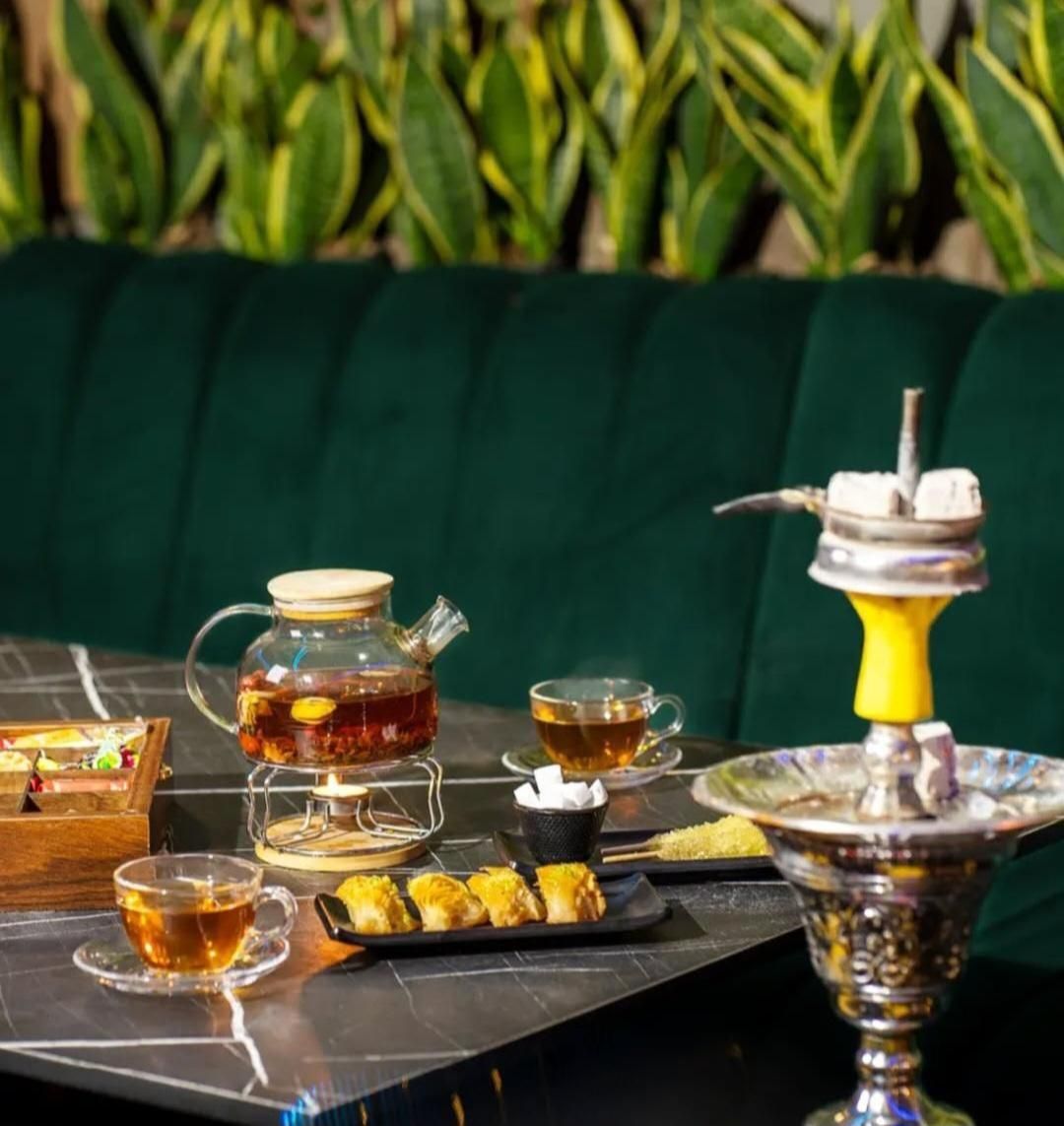 استخدام نیرو سالنکار گارسون قلیون زن...و ماهر|استخدام خدمات فروشگاه و رستوران|تهران, زعفرانیه|دیوار