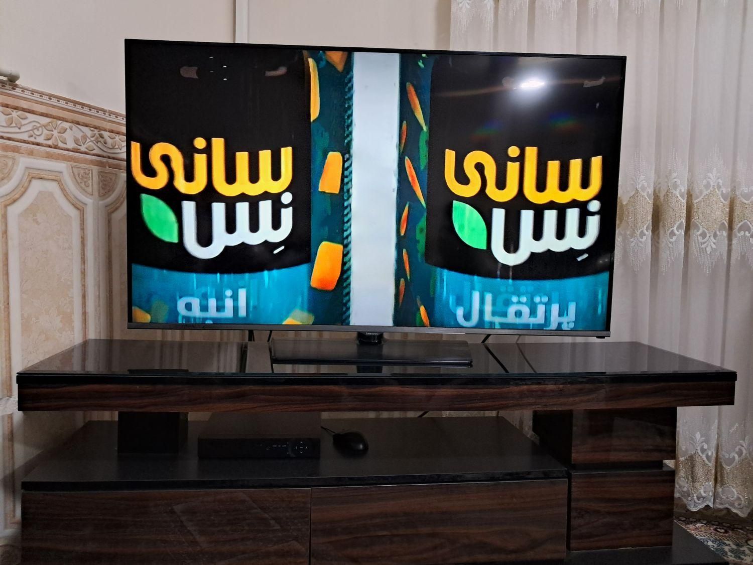 تلویزیون به همراه میز|تلویزیون و پروژکتور|کرج, کمال‌شهر|دیوار