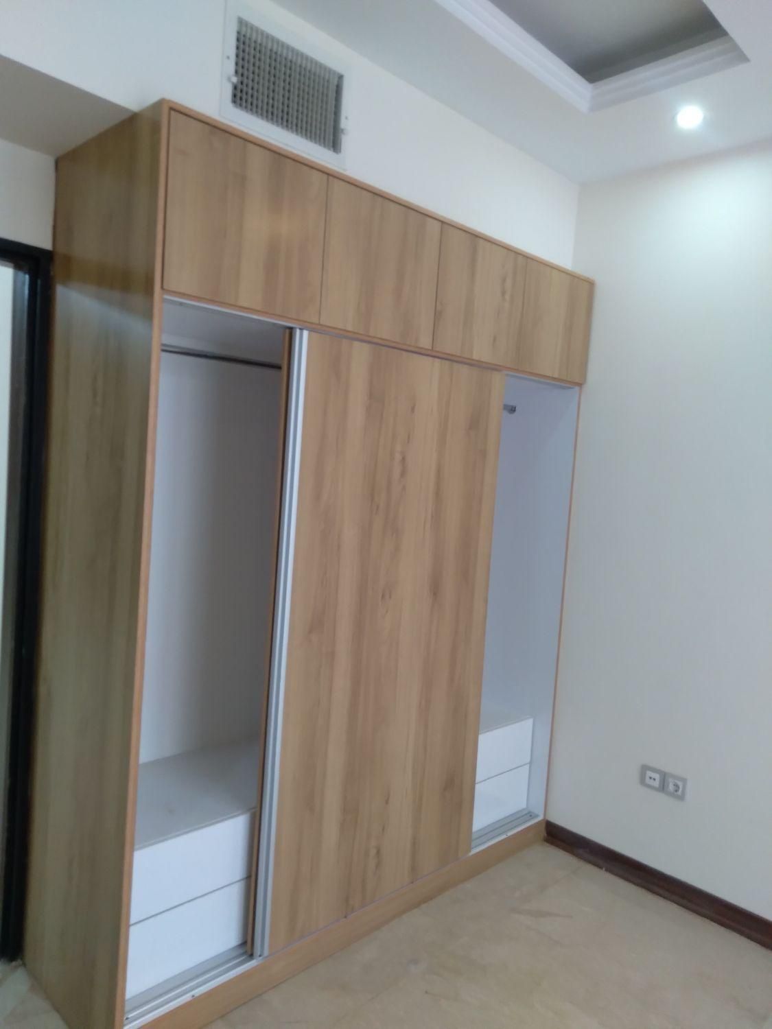 ساخت ونصب درب چوبی اتاق ضدآب تعمیرات نصاب و نجار|خدمات پیشه و مهارت|تهران, مجیدیه|دیوار