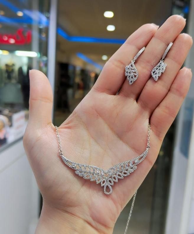 نیم‌ست طرح جواهری(ایران‌ست)|بدلیجات|اصفهان, شیخ اشراق|دیوار