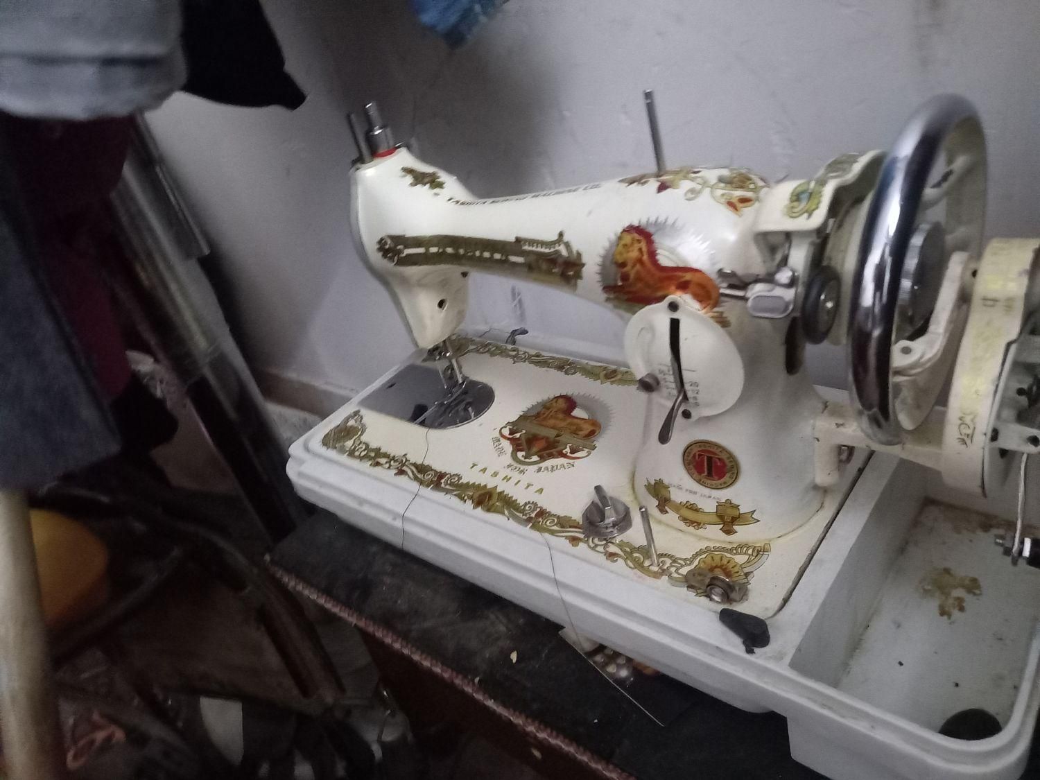 چرخ خیاطی سالم و تمیز|چرخ خیاطی و ریسندگی|دامغان, |دیوار