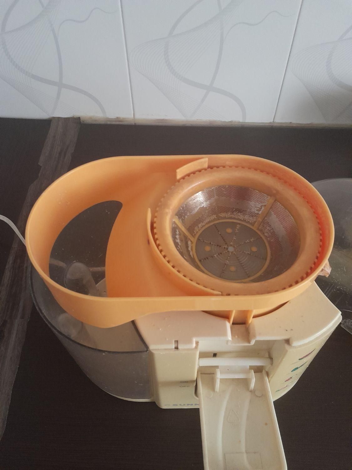 آبمیوه گیری سالم فقط درش سکسته|آبمیوهگیر و آبمرکباتگیر|همدان, |دیوار