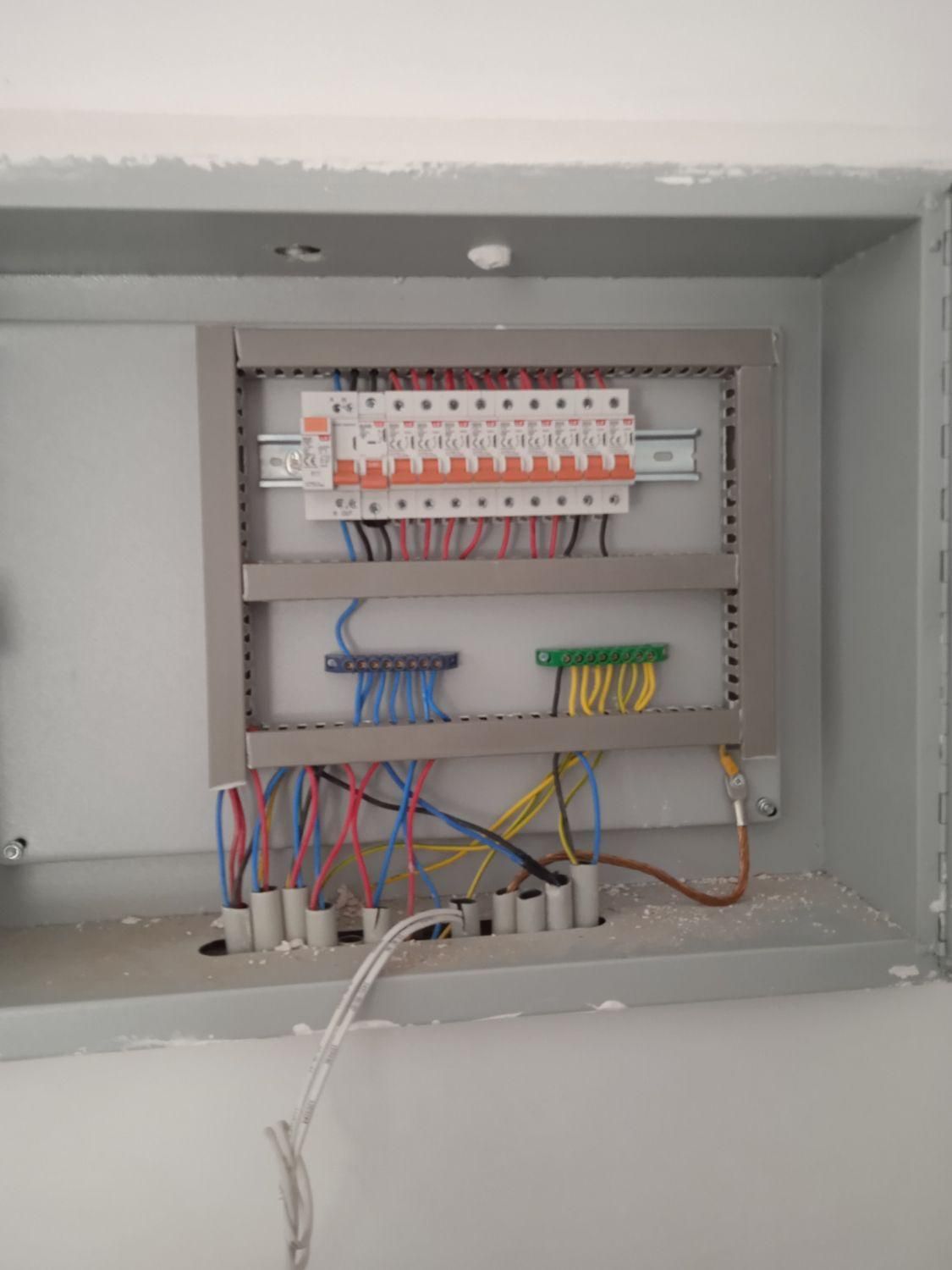 برقکار ساختمان|خدمات پیشه و مهارت|ابهر, |دیوار