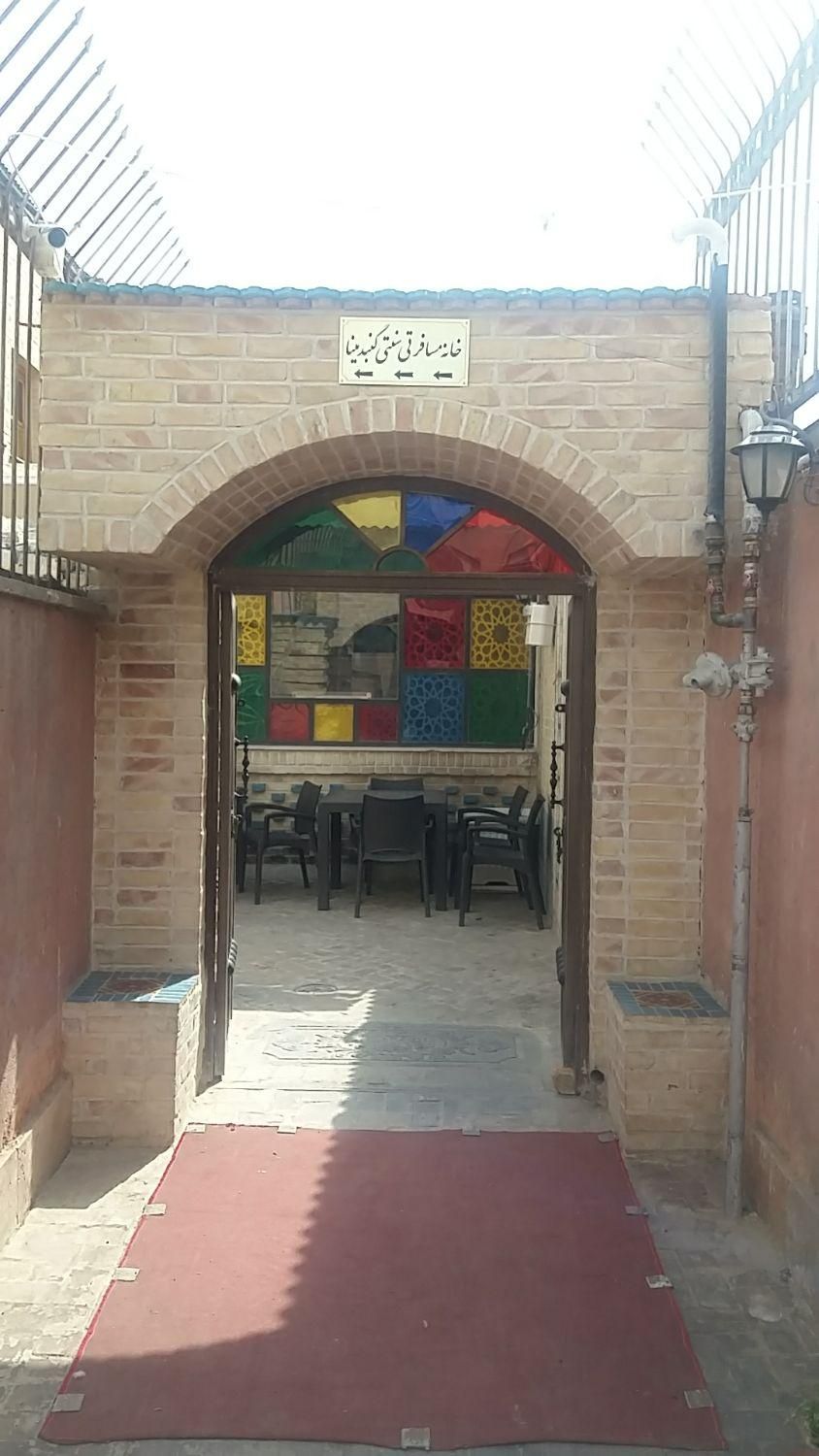 سوییت سویت مهمانپذیر اقامتگاه گنبد مینا اصفهان|اجارهٔ کوتاه‌مدت آپارتمان و سوئیت|اصفهان, نقش جهان|دیوار