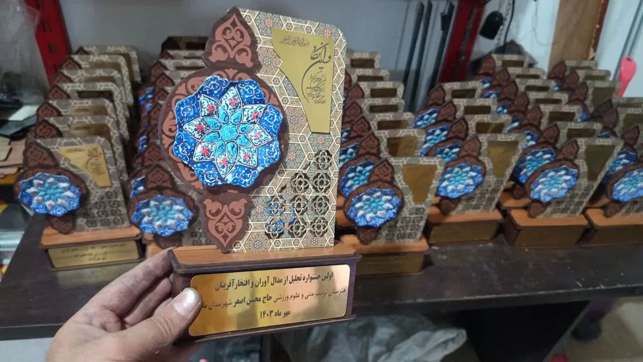 تندیس مناسبتی|مجسمه، تندیس، ماکت|تهران, بهارستان|دیوار