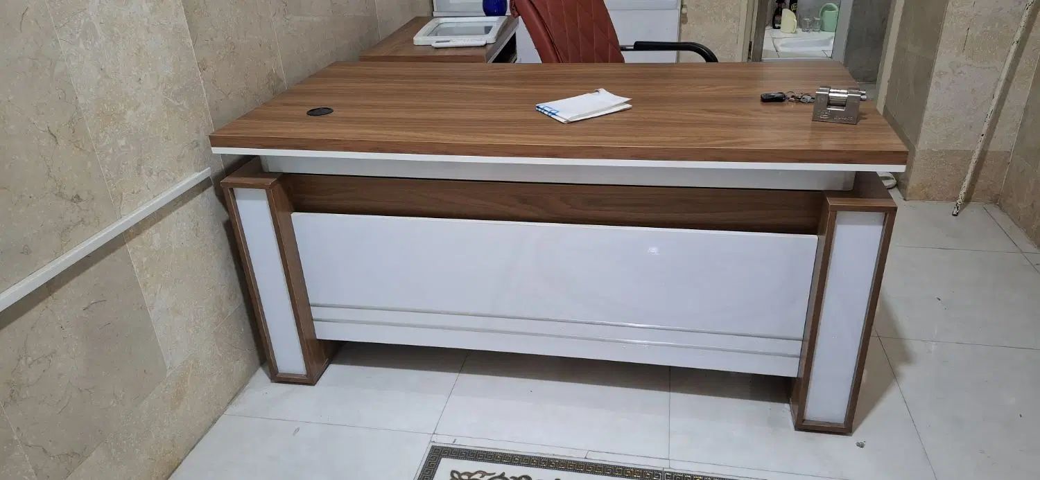 صندلی اداری مدیریتی بهمراه کشویی|دفتر کار|تهران, صادقیه|دیوار