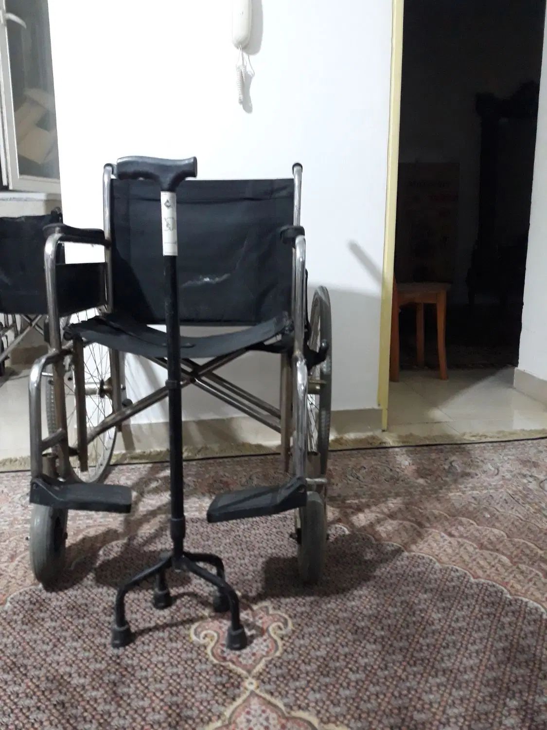 ویلچر تاشو تا وزن ۱۰۰ کیلو پایه تاشو لاستیک توپر|آرایشی، بهداشتی، درمانی|بومهن, |دیوار