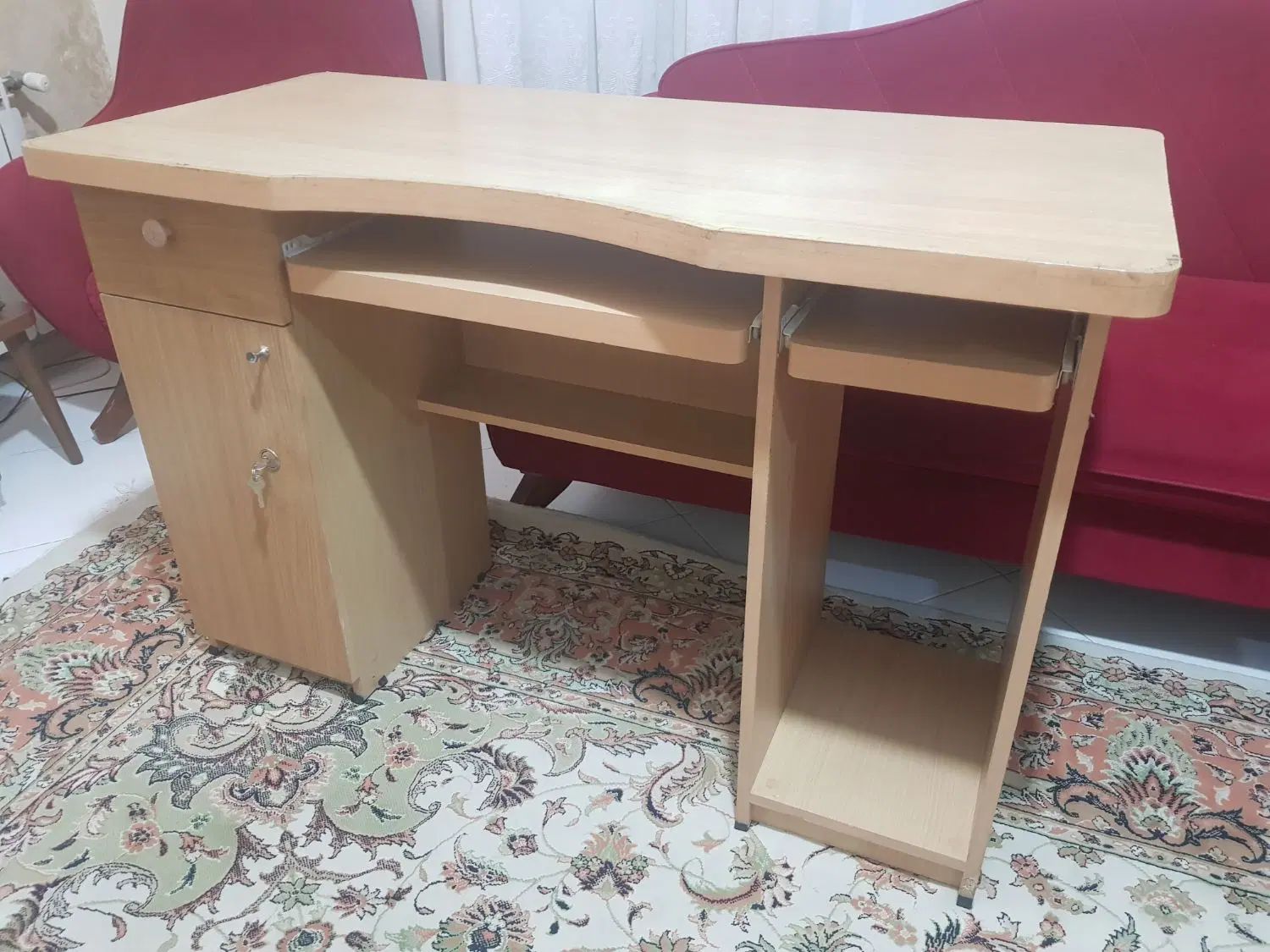 فروش صندلی و میز کامپیوتر و تحریر در حد نو|میز تحریر و کامپیوتر|تهران, آذربایجان|دیوار