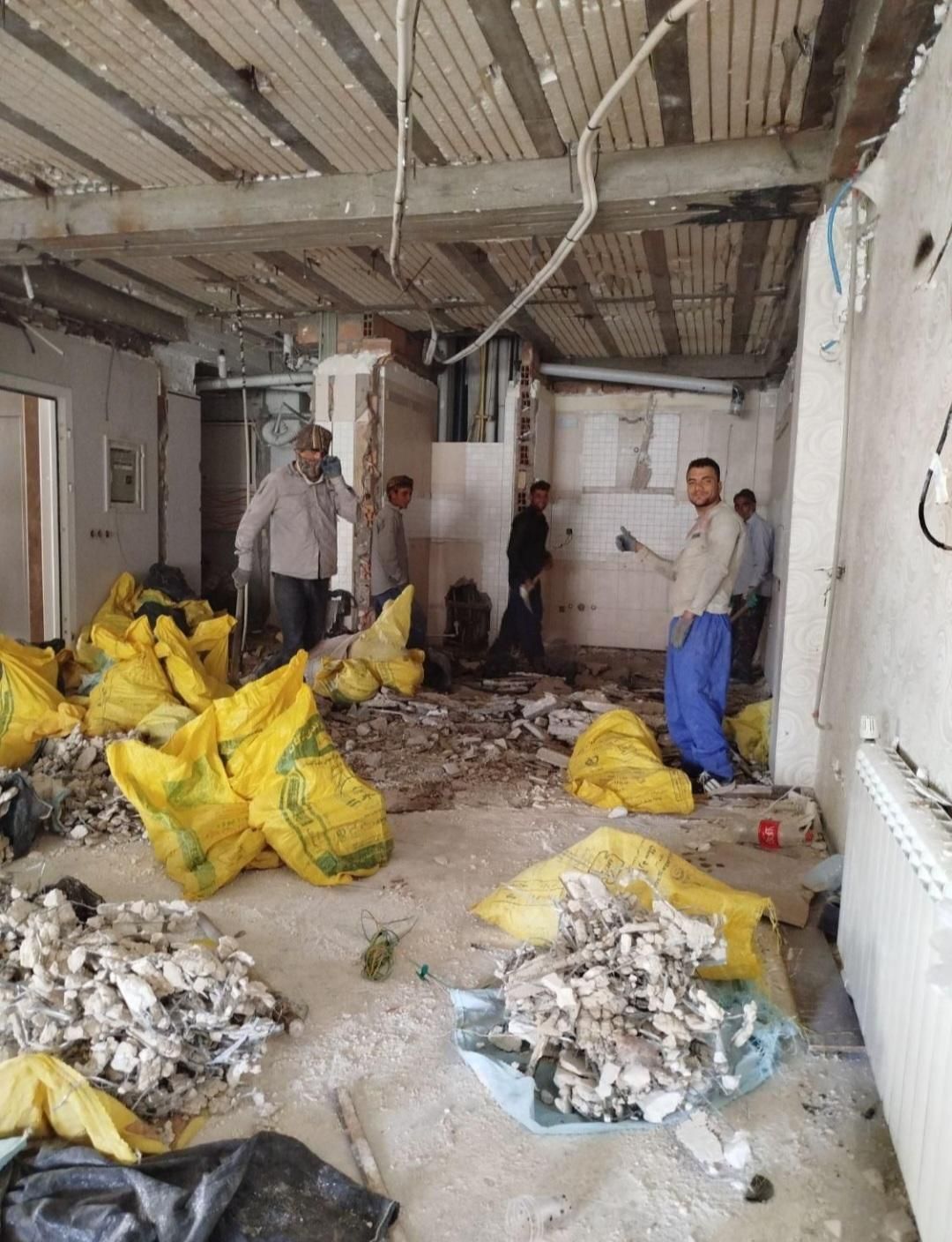 تمامی تعمیرات وبازسازی ساختمان رفع نم ولوله کشی|خدمات پیشه و مهارت|ساوه, |دیوار