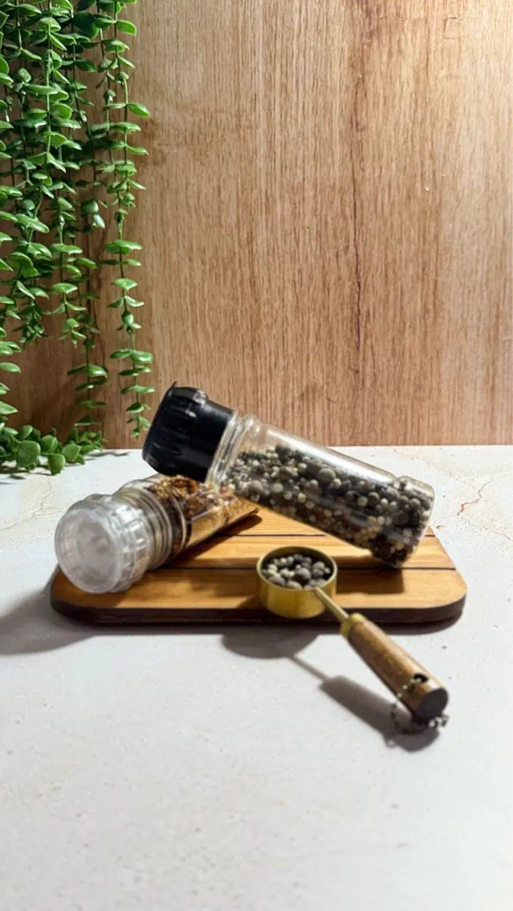 بطری ۱۰۰سی سی پت ادویه با درب گرایندر(آسیاب کن)|ظروف نگهدارنده، پلاستیکی، یک‌بارمصرف|تهران, تهرانسر شمالی|دیوار