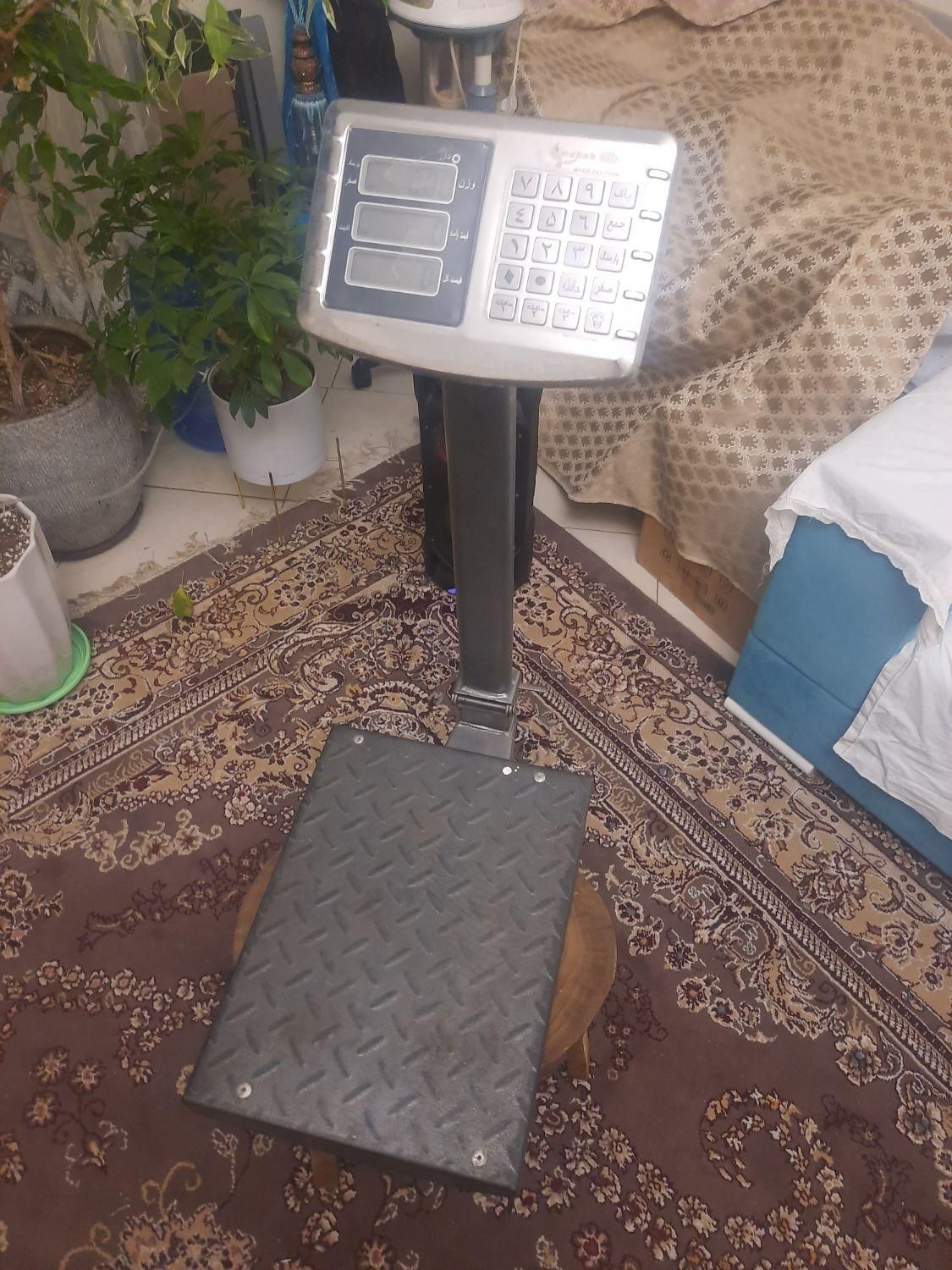 باسکول۱۵۰ کیلویی محک تاشو شارژی|فروشگاه و مغازه|تهران, المهدی|دیوار