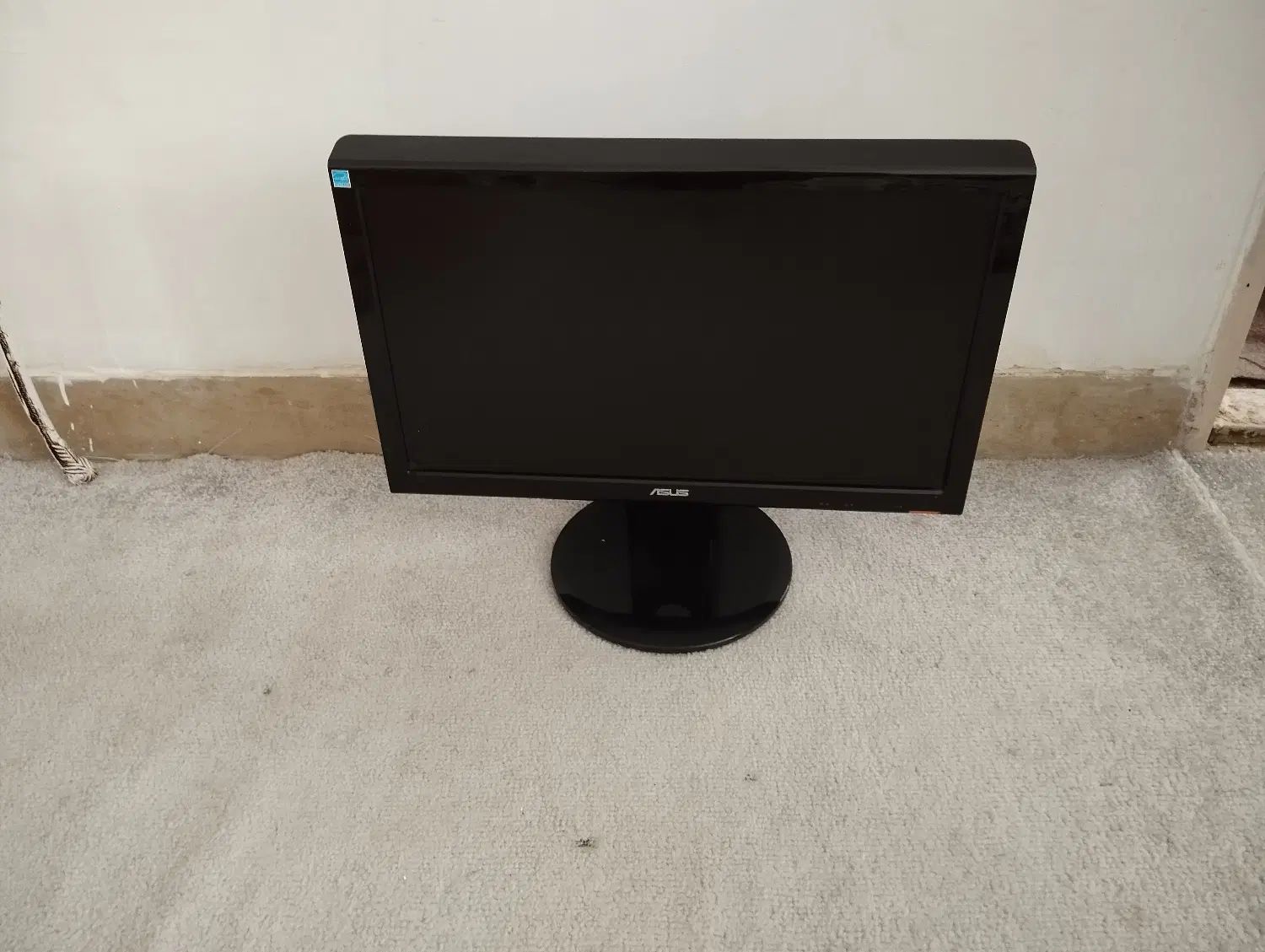 مانیتور Asus 19 inch|قطعات و لوازم جانبی رایانه|اصفهان, هفتون|دیوار