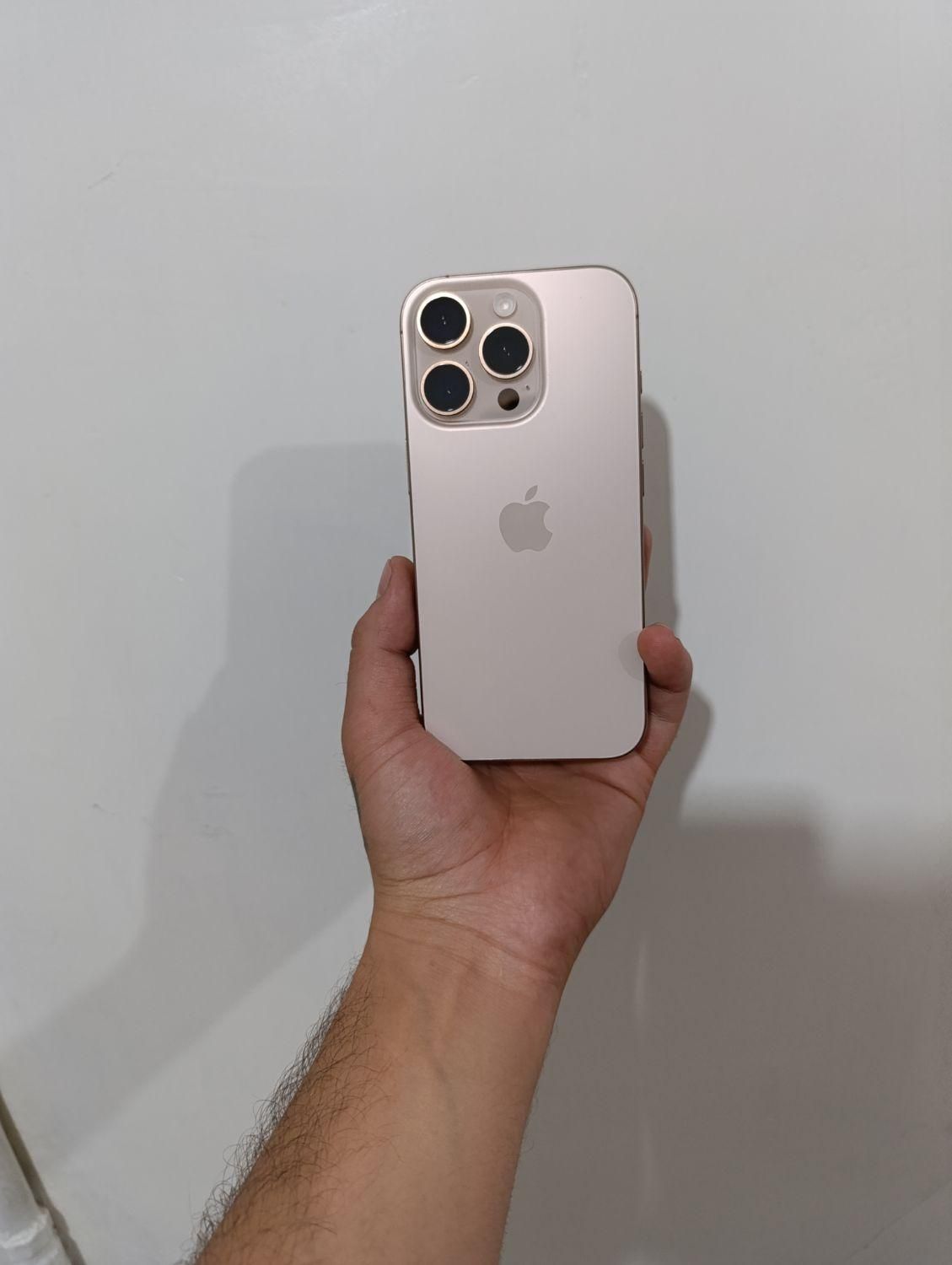 اپل iPhone 16 Pro با حافظهٔ ۵۱۲ گیگابایت|موبایل|مشهد, کارمندان اول|دیوار