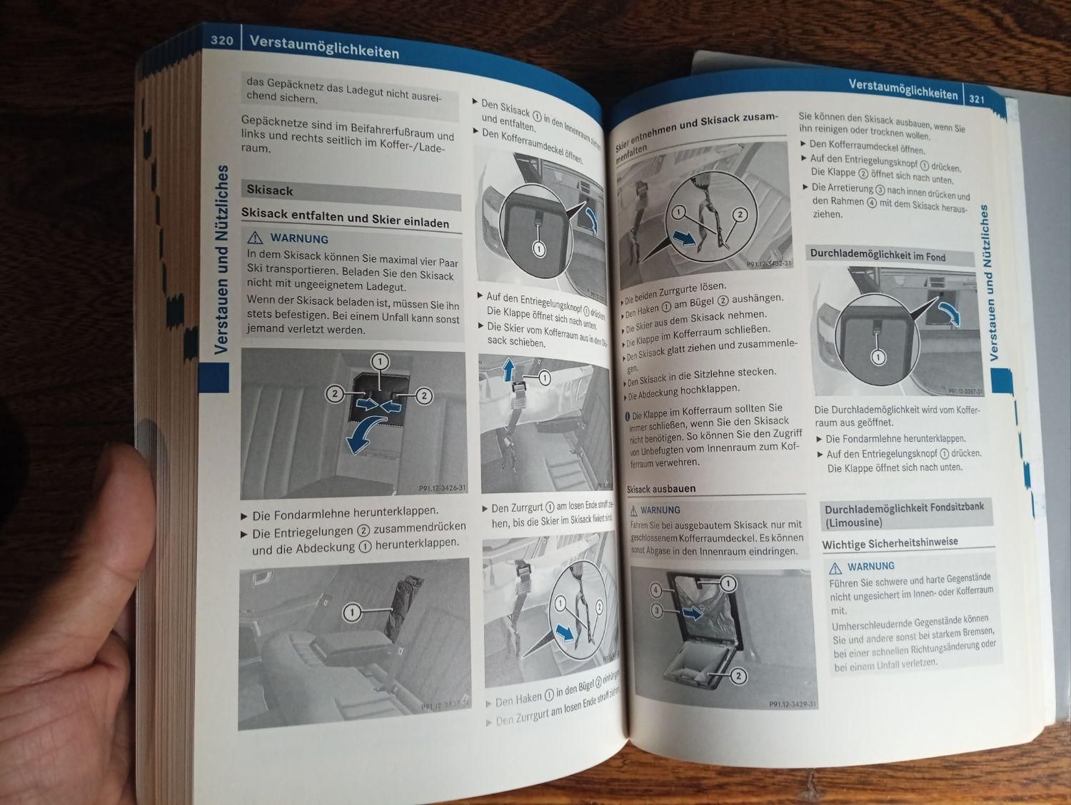 دو جلد کتابچه راهنمای مرسدس ئی کلاس|کتاب و مجله آموزشی|تهران, نازی‌آباد|دیوار