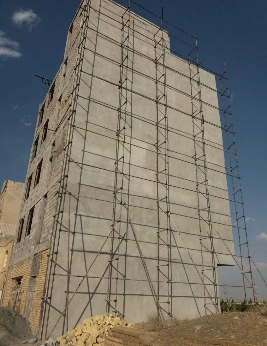 سیمانکار.شیب بندی.ایزوگام کار.بلوک چینی|خدمات پیشه و مهارت|اصفهان, خانه اصفهان|دیوار