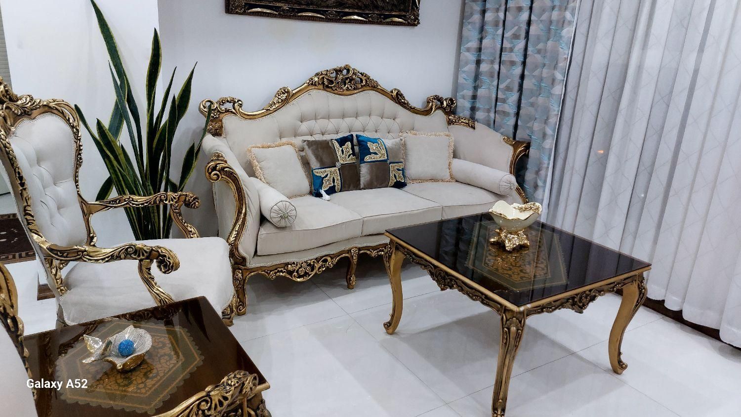 مبل استیل ورق طلا به همراه تابلو|مبلمان خانگی و میز عسلی|تهران, اوقاف|دیوار