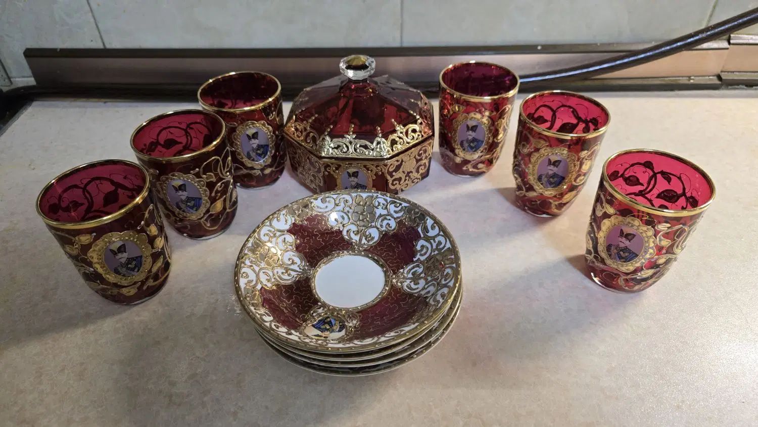استکان نعلبکی گل برجسته ناصرالدین شاهی|صنایع دستی و سایر لوازم تزئینی|تهران, تهرانپارس غربی|دیوار