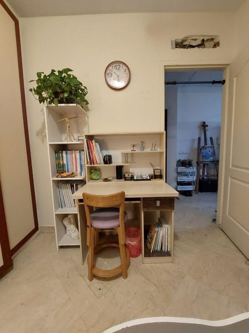 تخت ویترین دار به علاوه میز تحریر و کمد|تخت و سرویس خواب|تهران, آسمان|دیوار