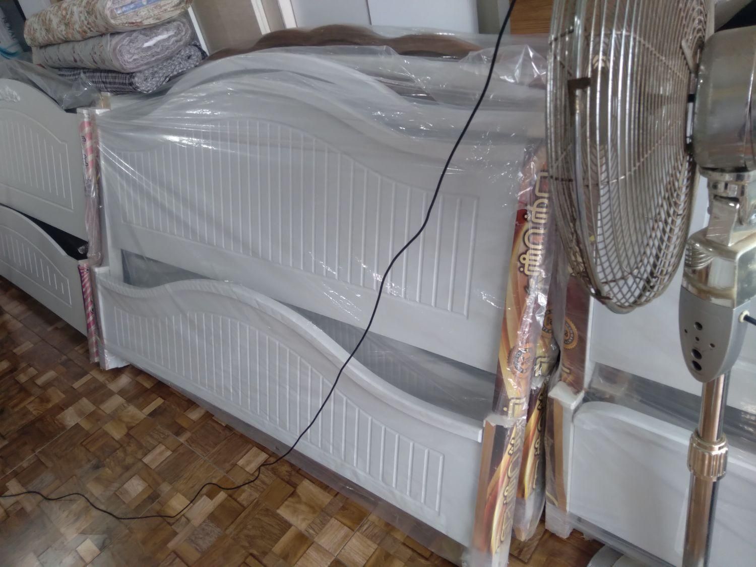 تخت وتشک نقد واقساط تعویض تشک کهنه با نو|تشک تختخواب|بندر انزلی, چهارفریضه|دیوار