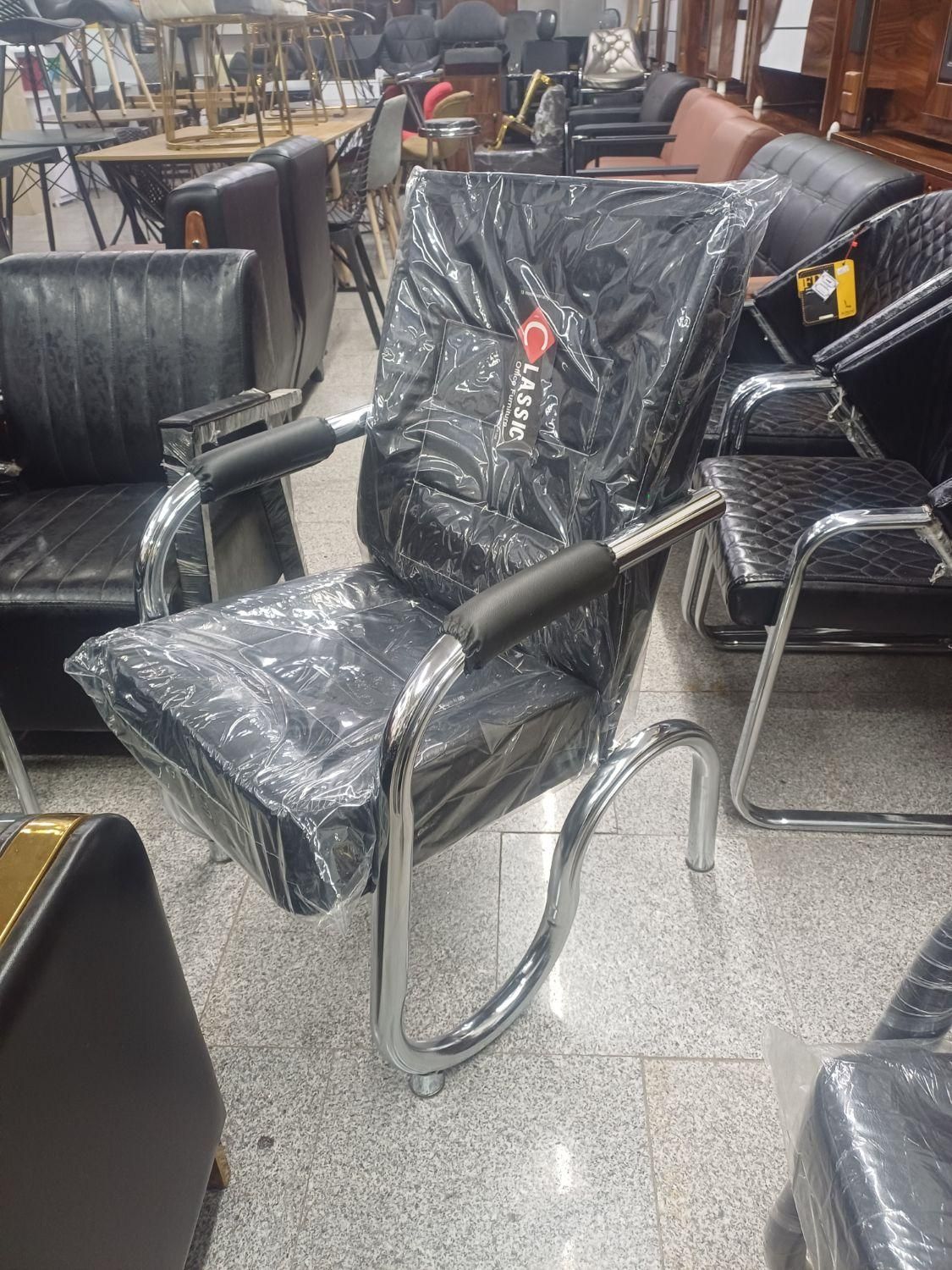 صندلی انتظار مبلی مدل کلاسیک (میز مدیریتی)|دفتر کار|سبزوار, امیر کبیر|دیوار