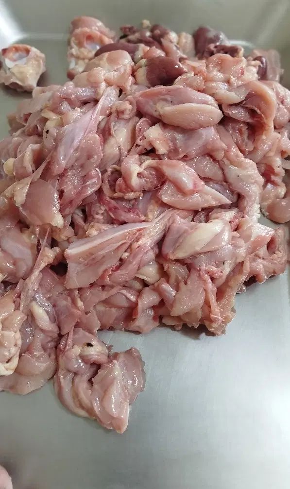 خورده کوشت ریز گوشت مرغ کیلو۱۰۰هزار  تومان|خوردنی و آشامیدنی|سرعین, |دیوار