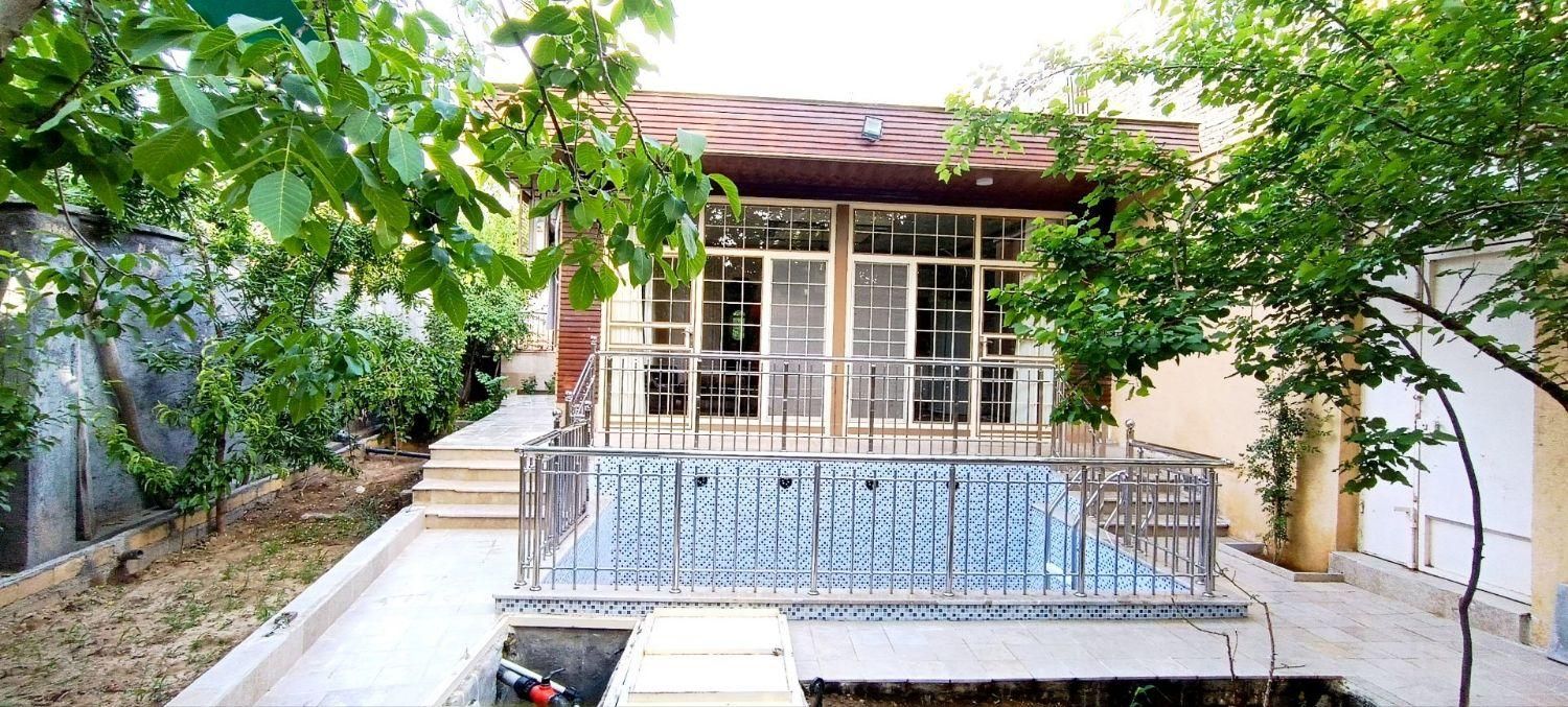 ویلای لوکس لب آب باغبهادران با استخر|اجارهٔ کوتاه‌مدت ویلا و باغ|اصفهان, بوستان آینه خانه|دیوار
