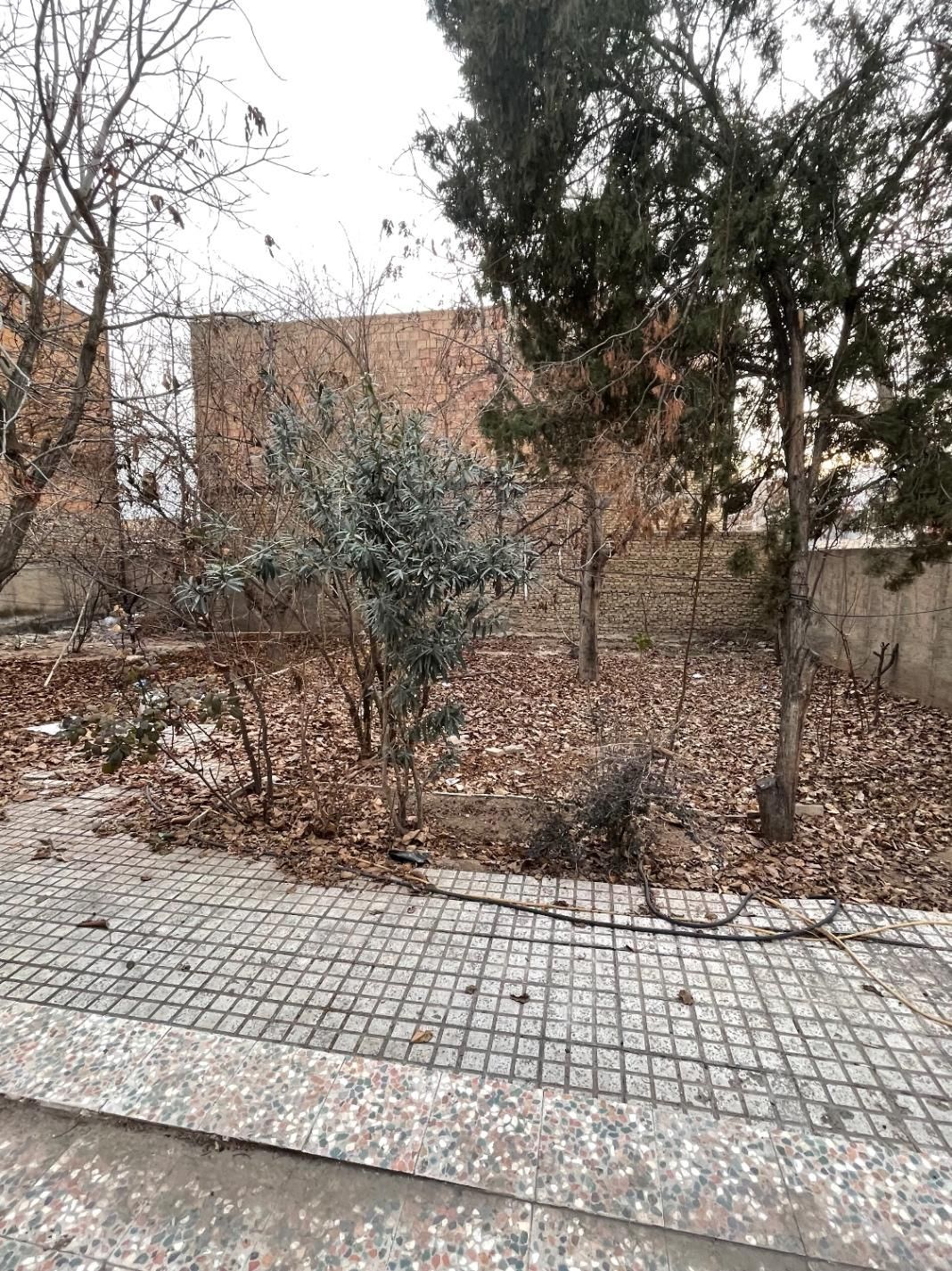 فروش خانه ویلایی کلنگی 650 متری در بهارستان ۴۰|فروش خانه و ویلا|نظرآباد, رسالت|دیوار