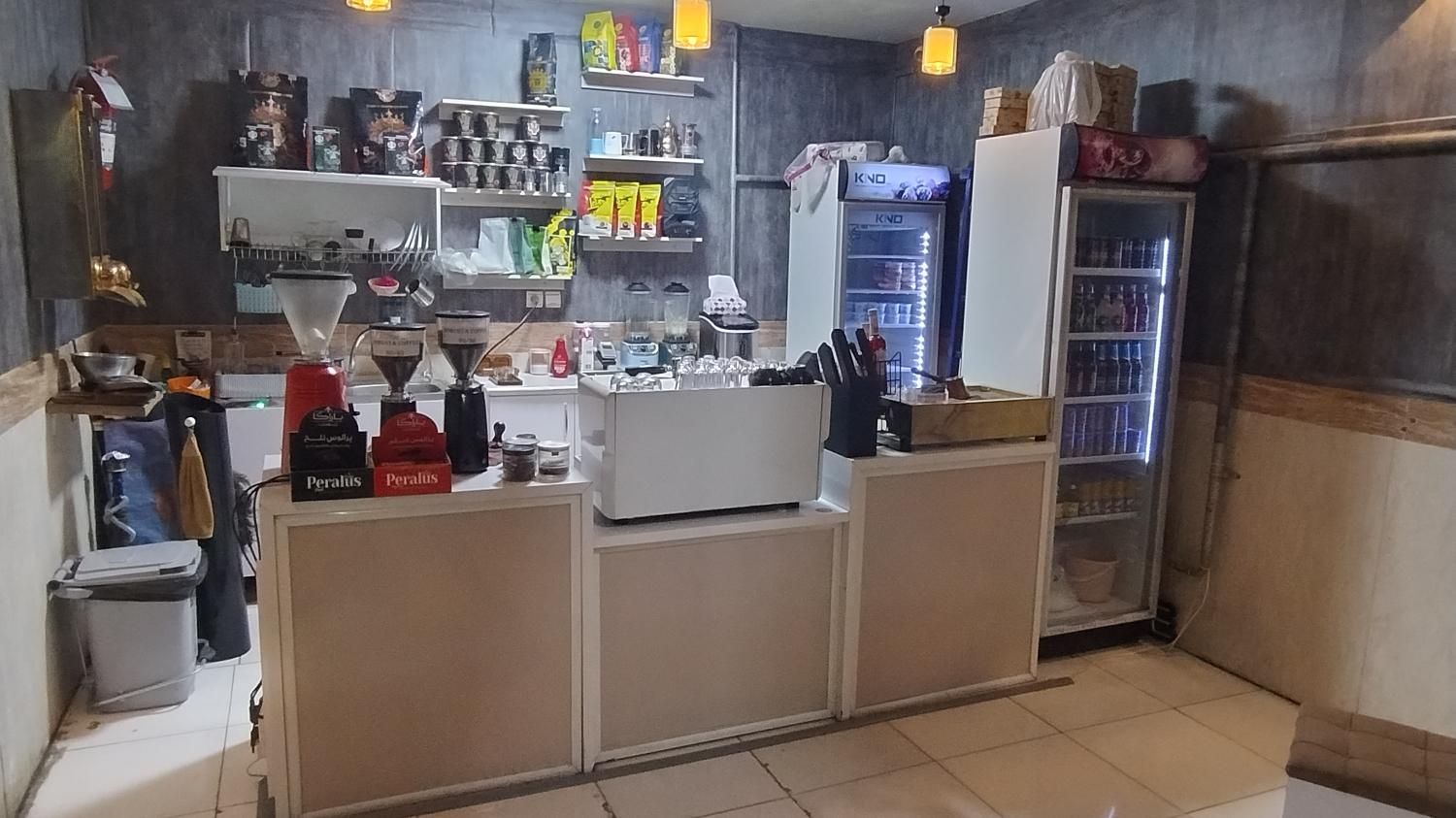 همکار خانوم|استخدام خدمات فروشگاه و رستوران|گلبهار, |دیوار