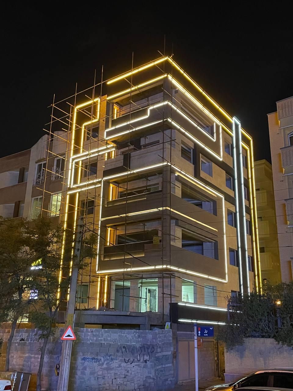 سیمکشی سیم کشی برقکاری ساختمان و نور پردازی نما|خدمات پیشه و مهارت|تبریز, |دیوار